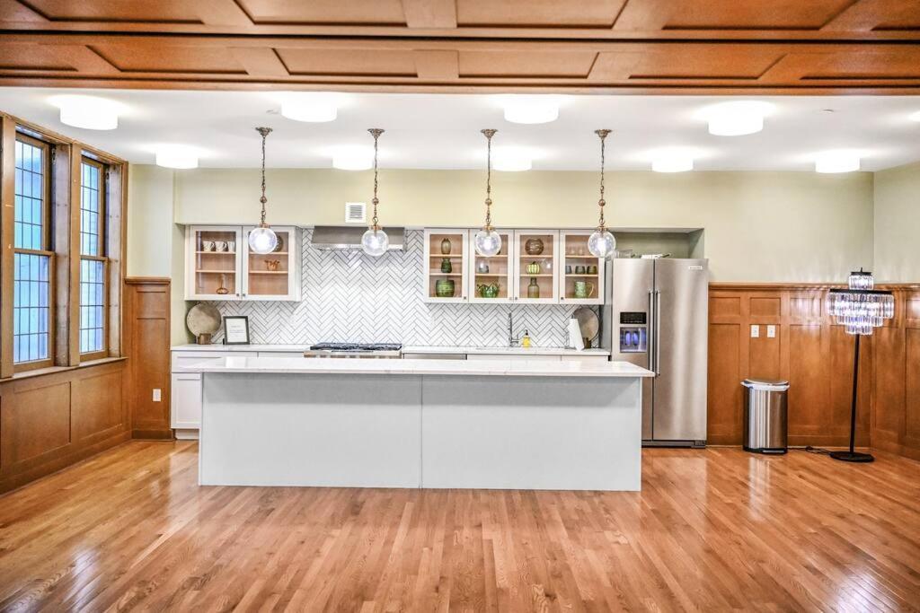 2Br Unit In The Heart Of Dt With View Of Playhouse Square, Pool & Gym Access- 305 Apartman Cleveland Kültér fotó