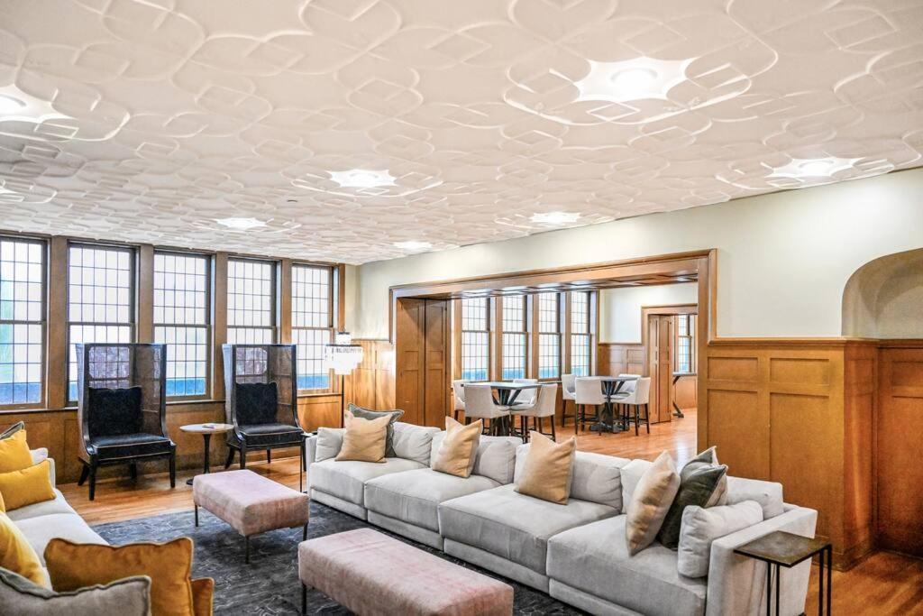 2Br Unit In The Heart Of Dt With View Of Playhouse Square, Pool & Gym Access- 305 Apartman Cleveland Kültér fotó