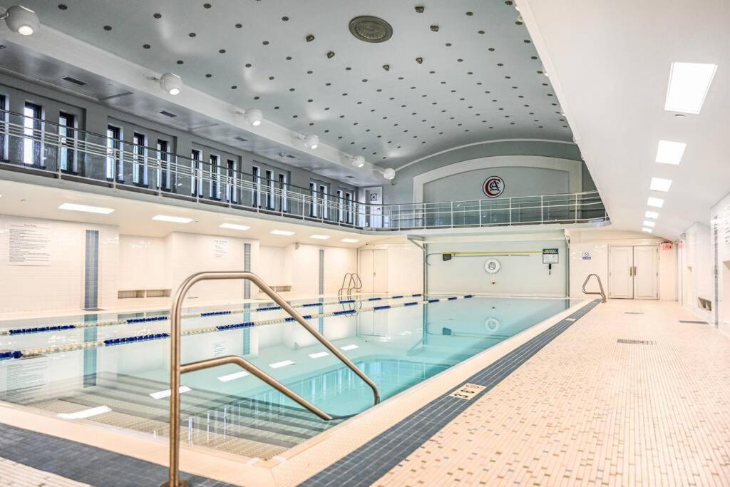 2Br Unit In The Heart Of Dt With View Of Playhouse Square, Pool & Gym Access- 305 Apartman Cleveland Kültér fotó