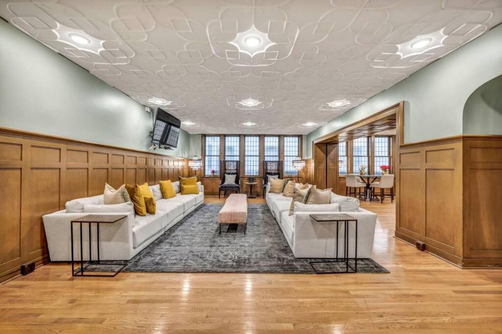 2Br Unit In The Heart Of Dt With View Of Playhouse Square, Pool & Gym Access- 305 Apartman Cleveland Kültér fotó